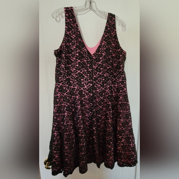 Dress - Picture 2 of 4